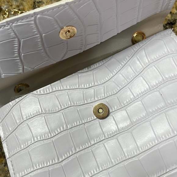 White Vegan Croc Fur Handle Statement Hand Bag - Picture 10 of 14